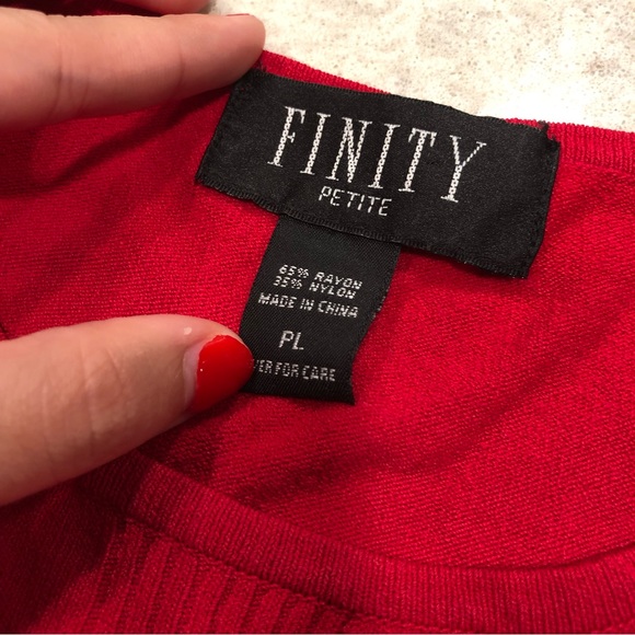 Red top - Picture 2 of 3